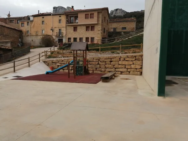 COLUMPIOS JUNTO A LA CASA